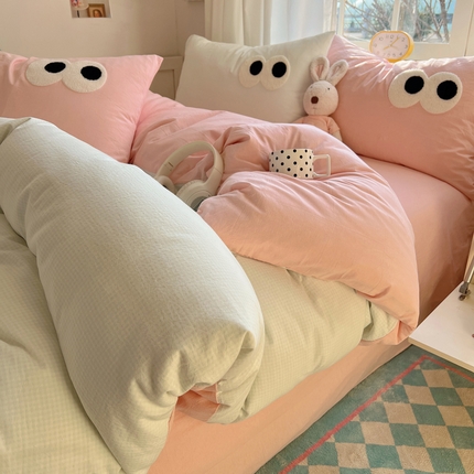 91家纺网 家纺一手货源 找家纺 （总）桃子家居 2026新款A类ins色织水洗棉纯棉大眼睛毛巾绣混搭撞色少女多巴胺系列四件套