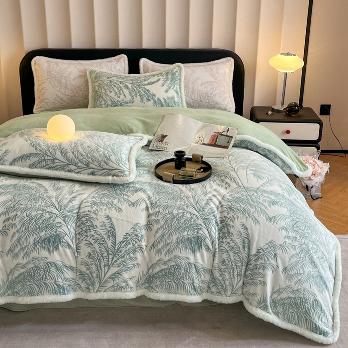 91家纺网 家纺一手货源 找家纺 畅畅家纺 2025新款兔毛绒大包边雕花牛奶绒绒四件套 森林奇境-绿