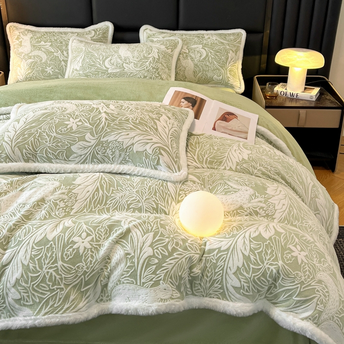 91家纺网 家纺一手货源 找家纺 畅畅家纺 2025新款兔毛绒大包边雕花牛奶绒绒四件套 香缇娜-绿