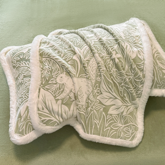 91家纺网 家纺一手货源 找家纺 畅畅家纺 2025新款兔毛绒大包边雕花牛奶绒绒四件套 香缇娜-绿