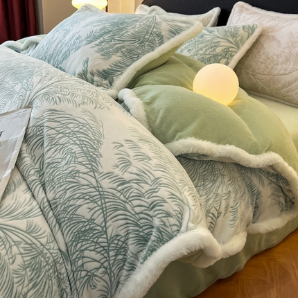 畅畅家纺 2025新款兔毛绒大包边雕花牛奶绒绒四件套 森林奇境-绿
