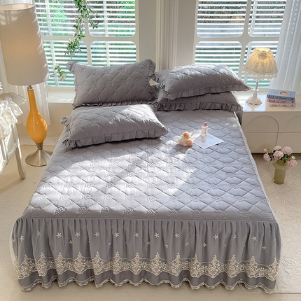 91家纺网 家纺一手货源 找家纺 （总）美达家纺 2025新款山茶花系列纯色A类全棉夹棉床裙