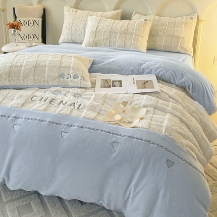 91家纺网 家纺一手货源 找家纺 （买家秀爆款不断货）A类母婴级獭兔绒四件套珊瑚绒四件套雪花绒四件套工艺款兔兔牛奶绒四件套兔毛绒四件套 甜心-水云蓝