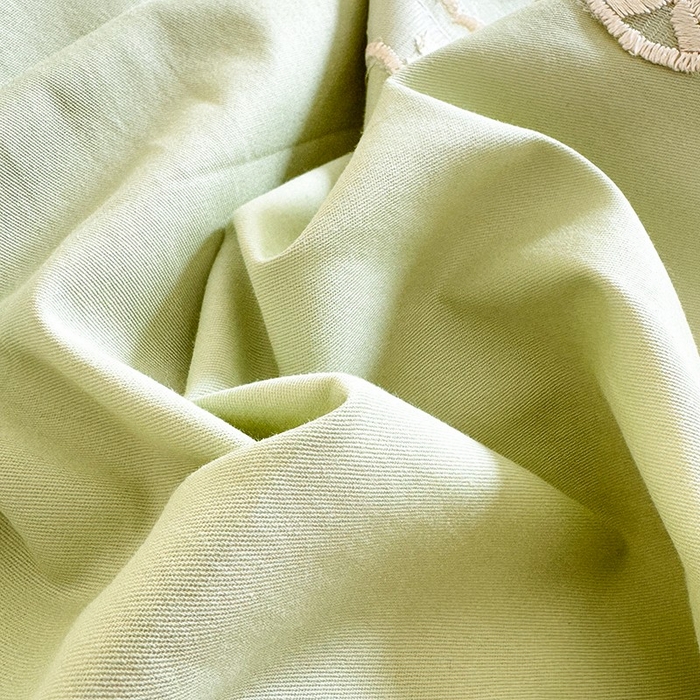 91家纺网 家纺一手货源 找家纺 美达家纺 2025新款山茶花系列纯色A类全棉单层床裙四件套 山茶花-草绿