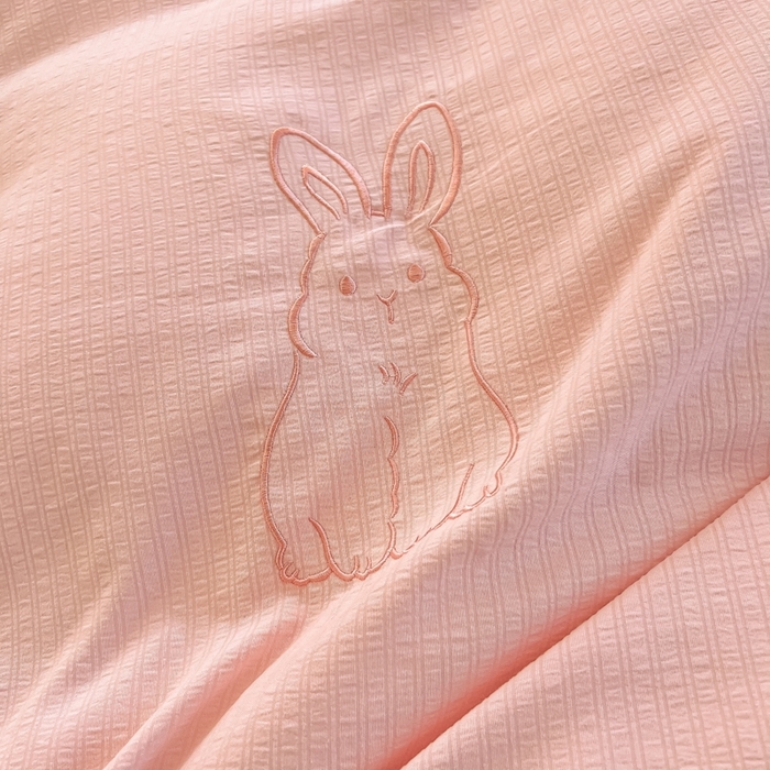 91家纺网 家纺一手货源 找家纺 多乐家纺 2025新款超柔加厚有氧提花针织小竺棉绣花四件套(提供买家秀） 兔兔-粉粉