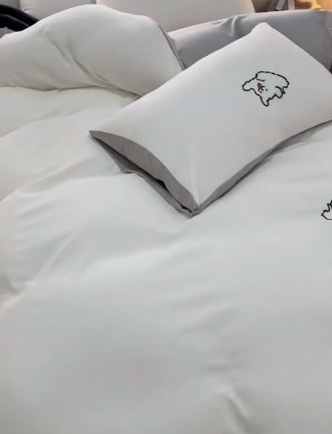 91家纺网 家纺一手货源 找家纺 多乐家纺 2025新款超柔加厚有氧提花针织小竺棉绣花四件套(提供买家秀） 小白-白灰