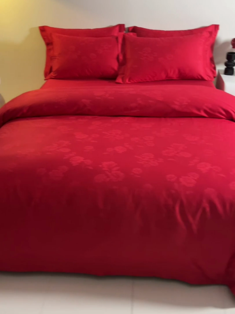 91家纺网 家纺一手货源 找家纺 欧乐蒂 2025新款高支高密提花婚庆四件套 玫瑰情缘