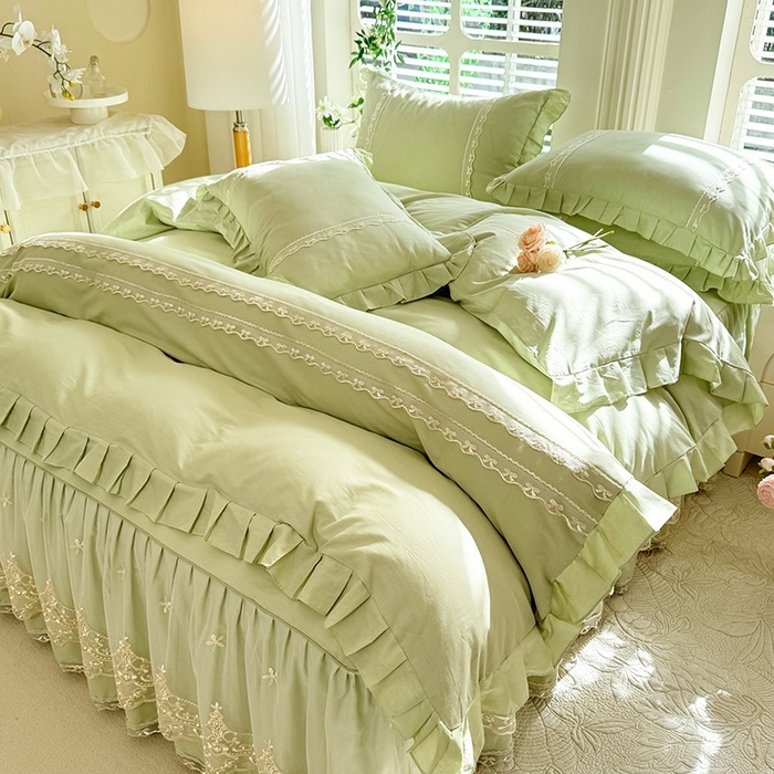 91家纺网 家纺一手货源 找家纺 美达家纺 2025新款山茶花系列纯色A类全棉单层床裙四件套 山茶花-草绿