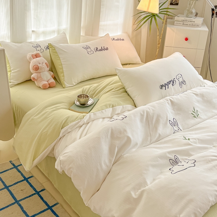 91家纺网 家纺一手货源 找家纺 多乐家纺 2025新款超柔加厚有氧提花针织小竺棉绣花四件套(提供买家秀） 兔兔-白绿