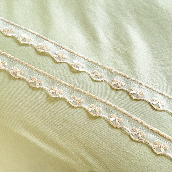 91家纺网 家纺一手货源 找家纺 美达家纺 2025新款山茶花系列纯色A类全棉单层床裙四件套 山茶花-草绿