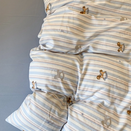 91家纺网 家纺一手货源 找家纺 吾欢心 2025新款针织棉双层纱四件套 童年木马