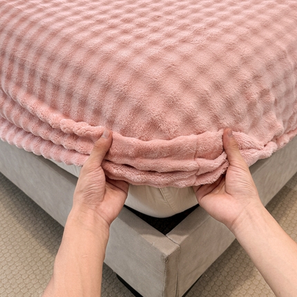 91家纺网 家纺一手货源 找家纺 （买家秀爆款不断货）A类母婴级兔兔绒床笠泡泡牛奶绒床笠珊瑚绒床笠雪花绒床笠牛奶绒床罩珊瑚绒床罩床垫套 小泡泡-豆蔻粉