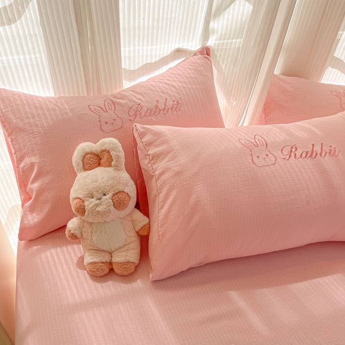 91家纺网 家纺一手货源 找家纺 多乐家纺 2025新款超柔加厚有氧提花针织小竺棉绣花四件套(提供买家秀） 兔兔-粉粉