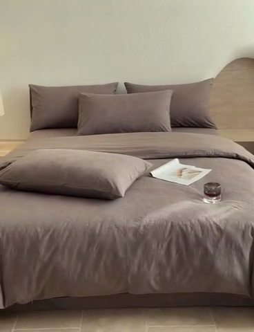 91家纺网 家纺一手货源 找家纺 2025新款全棉三层纱浮雕大提花四件套系列 苍兰-卡其