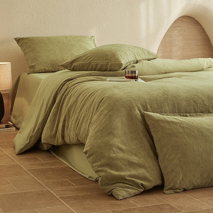 91家纺网 家纺一手货源 找家纺 2025新款全棉三层纱浮雕大提花四件套系列 芳菲-橄榄绿