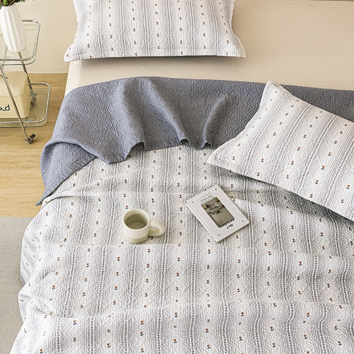 91家纺网 家纺一手货源 找家纺 2025新款13070双面全棉砂洗大直边床盖三件套四件套 雅梦