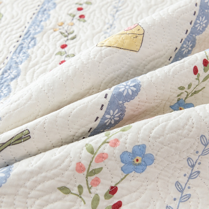 91家纺网 家纺一手货源 找家纺 2025新款13070双面全棉砂洗大直边床盖三件套四件套 浆果小兔