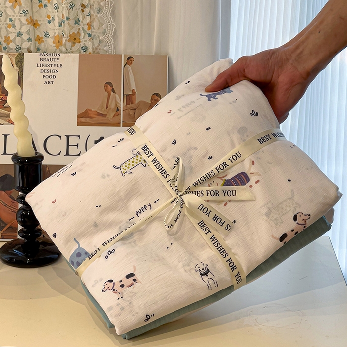 91家纺网 家纺一手货源 找家纺 奈颜 2025新款爆款云感提花双层纱裸睡四件套-叠拍图 狗狗派对