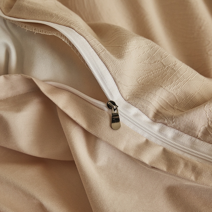 91家纺网 家纺一手货源 找家纺 2025新款全棉三层纱浮雕大提花四件套系列 春雨-小麦色