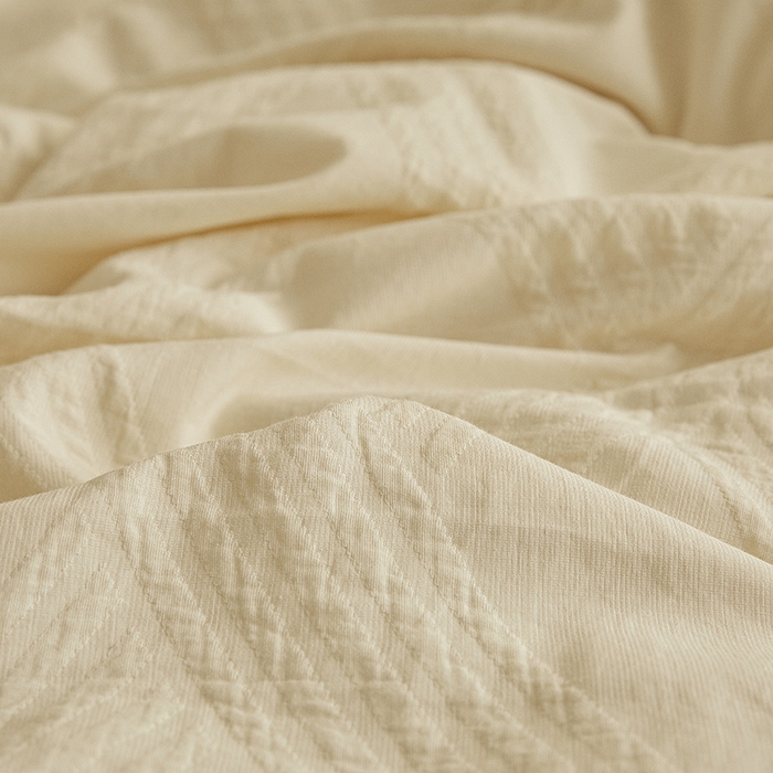 91家纺网 家纺一手货源 找家纺 2025新款全棉三层纱浮雕大提花四件套系列 棱格-米白