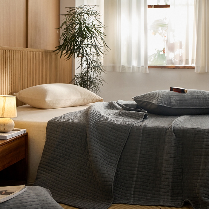 91家纺网 家纺一手货源 找家纺 2025新款全棉纱洗床盖三件套-艾伦 艾伦-深灰