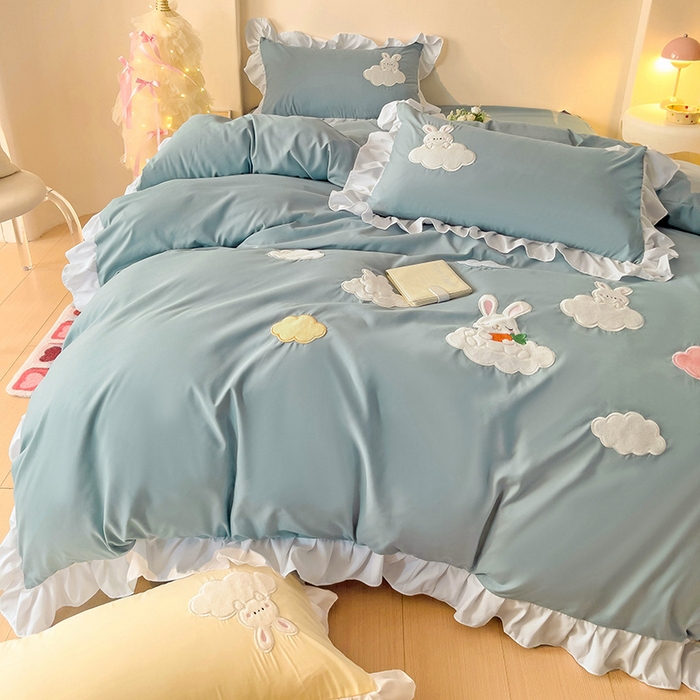 91家纺网 家纺一手货源 找家纺 慕语家纺 2025新款韩版水洗磨毛棉卡通贴布绣四件套-云朵兔 云朵兔-蓝灰