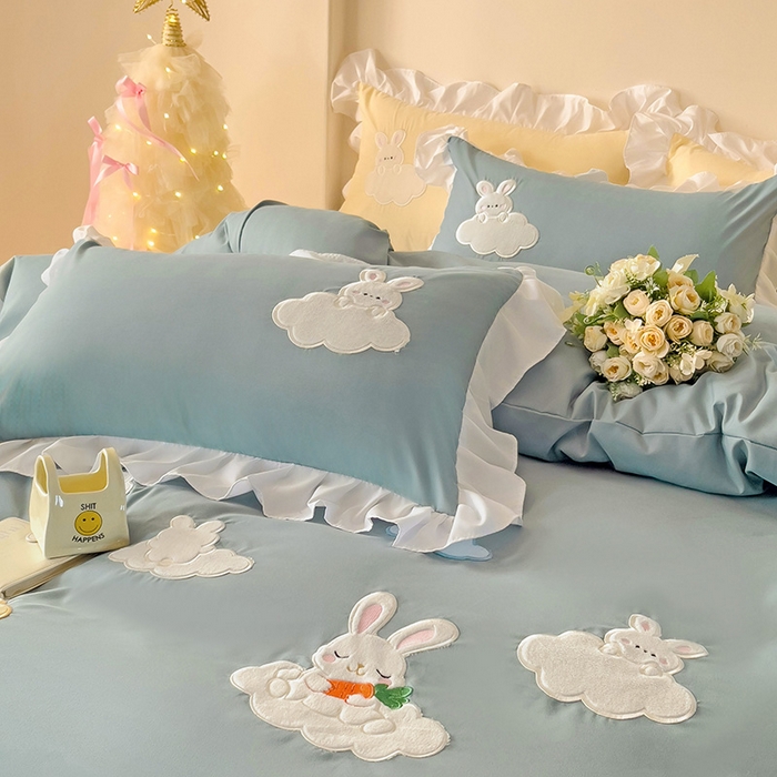 91家纺网 家纺一手货源 找家纺 慕语家纺 2025新款韩版水洗磨毛棉卡通贴布绣四件套-云朵兔 云朵兔-蓝灰