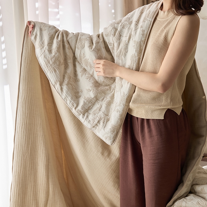 91家纺网 家纺一手货源 找家纺 2025春夏新品棉麻春秋被冬被全系列被子被芯 芳华