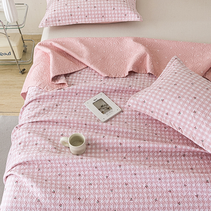 91家纺网 家纺一手货源 找家纺 2025新款13070双面全棉砂洗大直边床盖三件套四件套 知遇