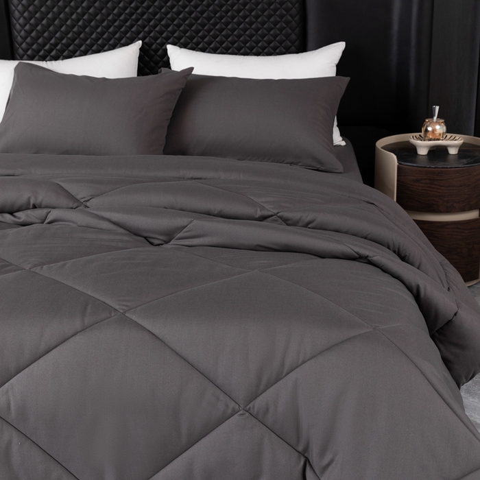 91家纺网 家纺一手货源 找家纺 2025新款美国跨境被芯四季被子 黑色