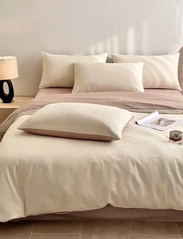 91家纺网 家纺一手货源 找家纺 2025新款全棉三层纱浮雕大提花四件套系列 棱格-米白