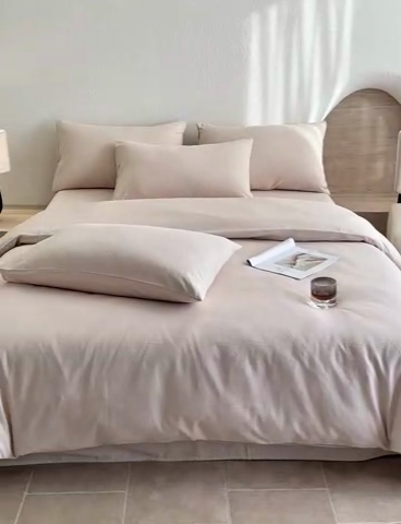 91家纺网 家纺一手货源 找家纺 2025新款全棉三层纱浮雕大提花四件套系列 春雨-小麦色