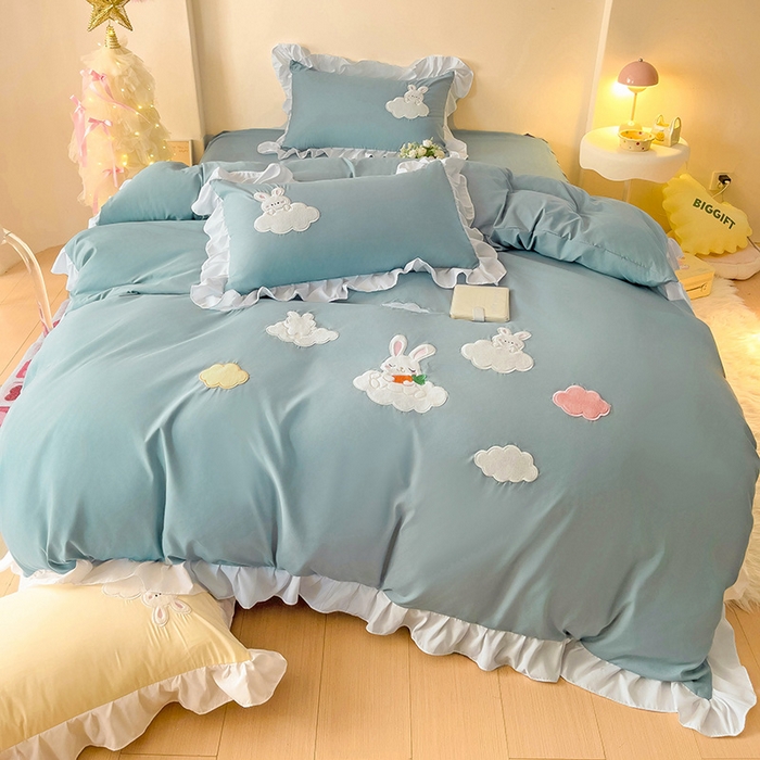 91家纺网 家纺一手货源 找家纺 慕语家纺 2025新款韩版水洗磨毛棉卡通贴布绣四件套-云朵兔 云朵兔-蓝灰