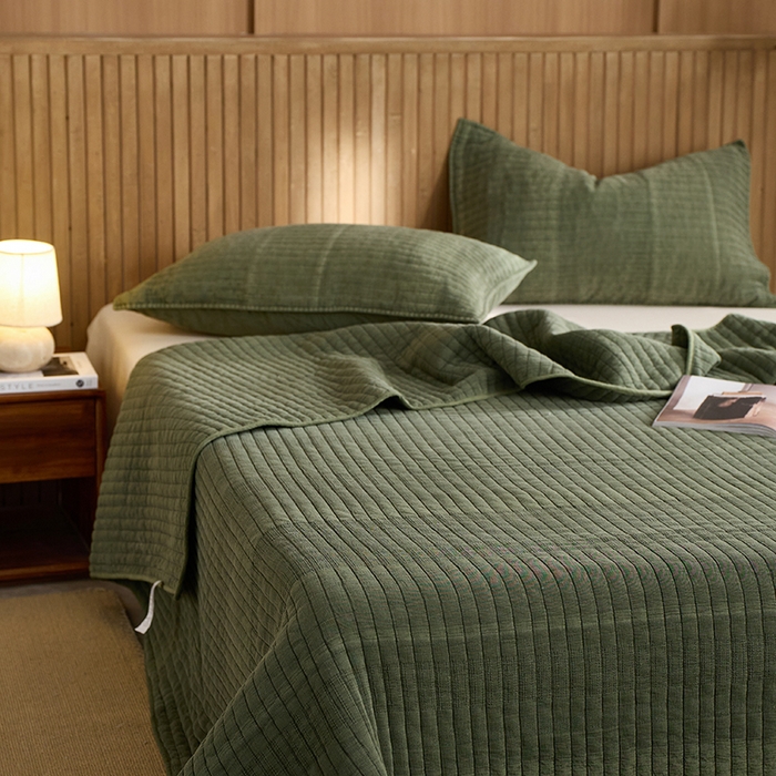 91家纺网 家纺一手货源 找家纺 2025新款全棉纱洗床盖三件套-艾伦 艾伦-军绿