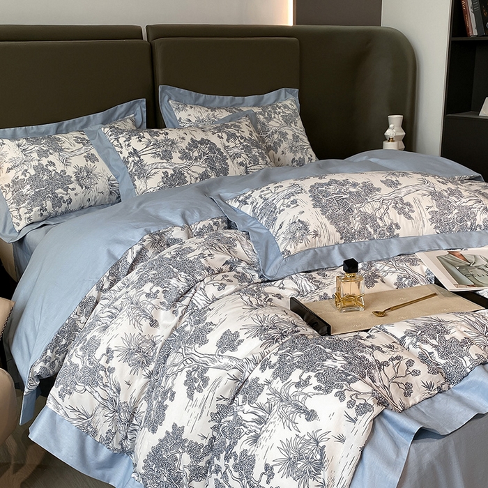 91家纺网 家纺一手货源 找家纺 2025新款全棉四件套-法式花卉宽边系列（场景二） 山茶花蓝