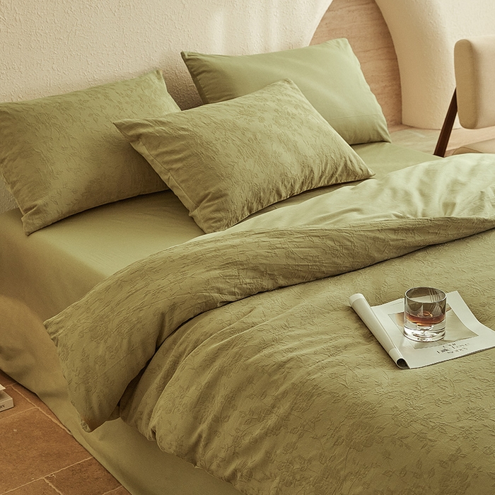 91家纺网 家纺一手货源 找家纺 2025新款全棉三层纱浮雕大提花四件套系列 芳菲-橄榄绿