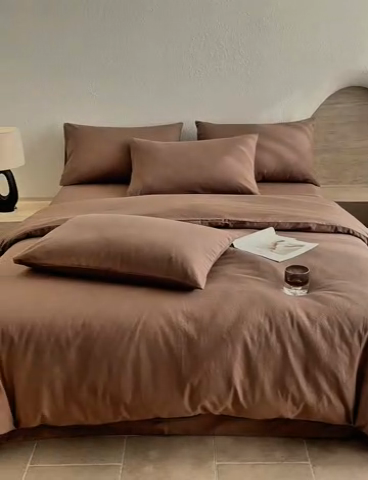 91家纺网 家纺一手货源 找家纺 2025新款全棉三层纱浮雕大提花四件套系列 春雨-红棕