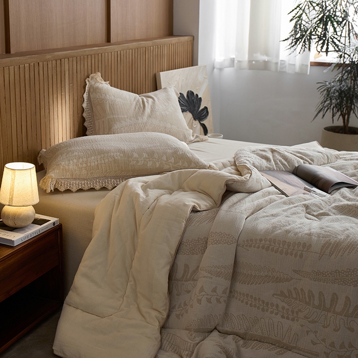 91家纺网 家纺一手货源 找家纺 2025春夏新品棉麻春秋被冬被全系列被子被芯 铃兰颂-米白