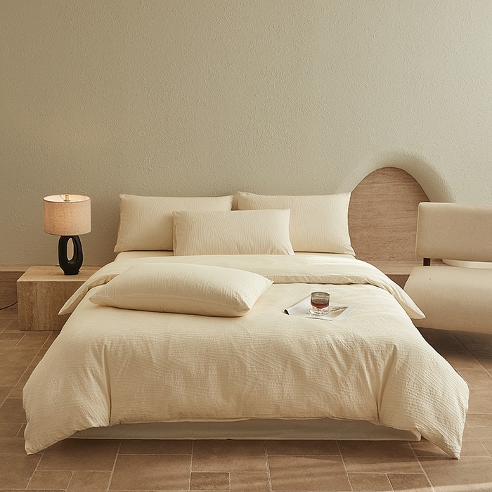 91家纺网 家纺一手货源 找家纺 2025新款全棉三层纱浮雕大提花四件套系列 恒久-米白