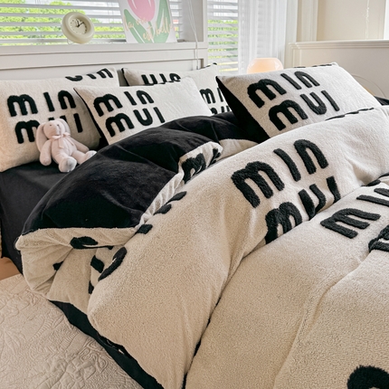 91家纺网 家纺一手货源 找家纺 （买家秀爆款不断货）A类母婴级提花牛奶绒四件套珊瑚绒四件套雪花绒四件套舒棉绒四件套阳离子牛奶绒四件套 舒棉绒提花-迷你米白