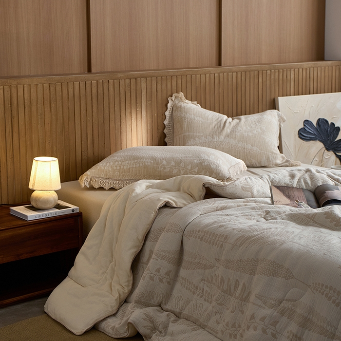 91家纺网 家纺一手货源 找家纺 2025春夏新品棉麻春秋被冬被全系列被子被芯 铃兰颂-米白