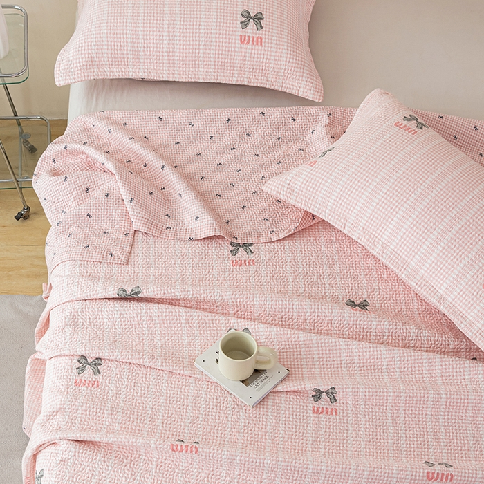 91家纺网 家纺一手货源 找家纺 2025新款13070双面全棉砂洗大直边床盖三件套四件套 卡洛琳