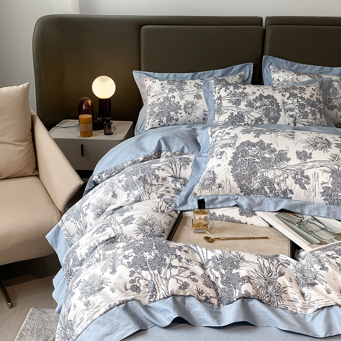 91家纺网 家纺一手货源 找家纺 2025新款全棉四件套-法式花卉宽边系列（场景二） 山茶花蓝