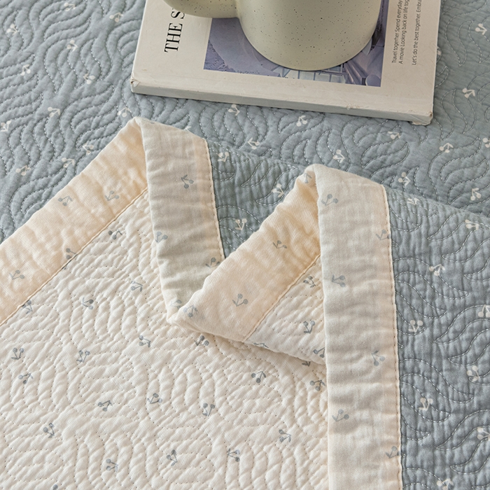 91家纺网 家纺一手货源 找家纺 2025新款13070双面全棉砂洗大直边床盖三件套四件套 温婉