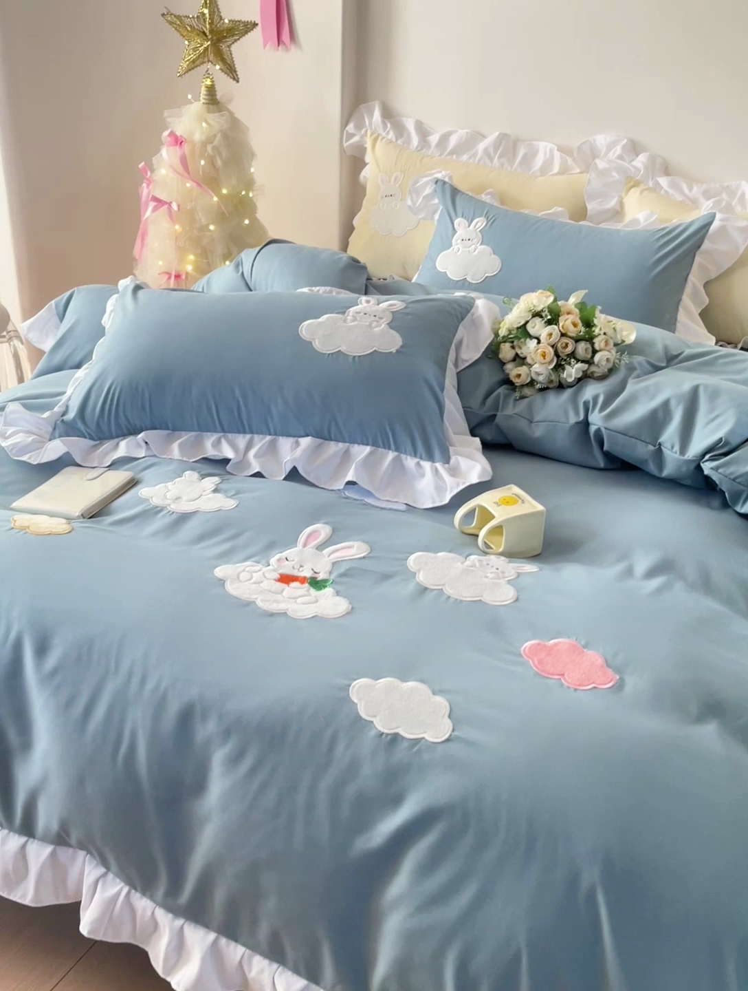 91家纺网 家纺一手货源 找家纺 慕语家纺 2025新款韩版水洗磨毛棉卡通贴布绣四件套-云朵兔 云朵兔-蓝灰