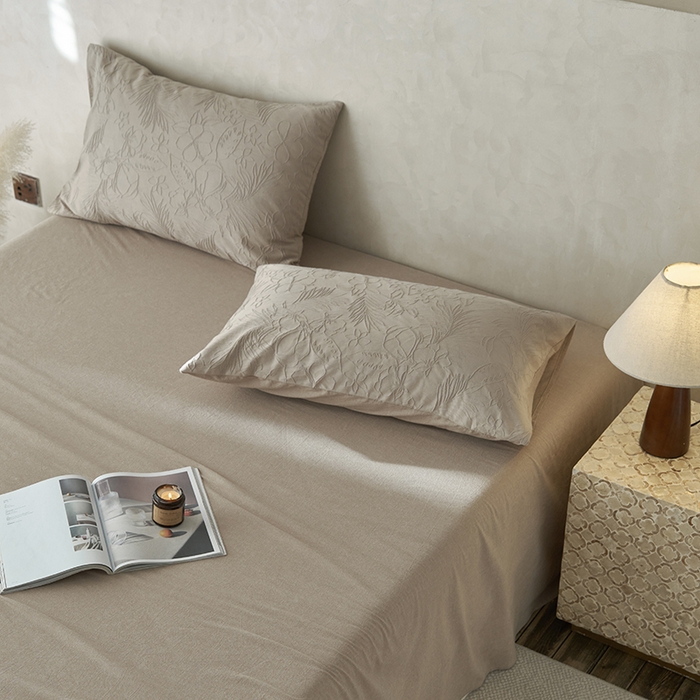 91家纺网 家纺一手货源 找家纺 2025春夏新品色织大提花单品床单 卡其