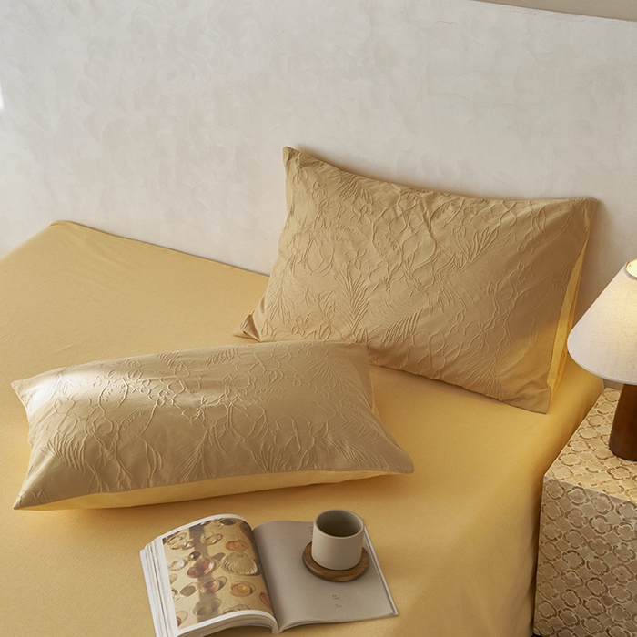 91家纺网 家纺一手货源 找家纺 2025春夏新品染色水洗大提花单品枕套 小银勾-驼黄