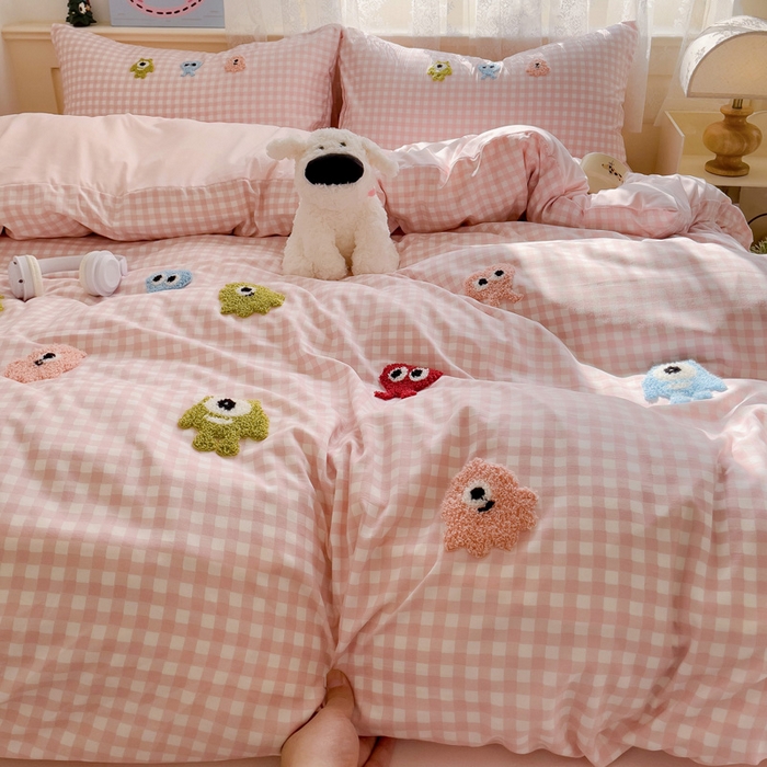 91家纺网 家纺一手货源 找家纺 （总）梦之岛 2025新款多巴胺ins云朵棉小怪兽可爱毛巾绣四件套