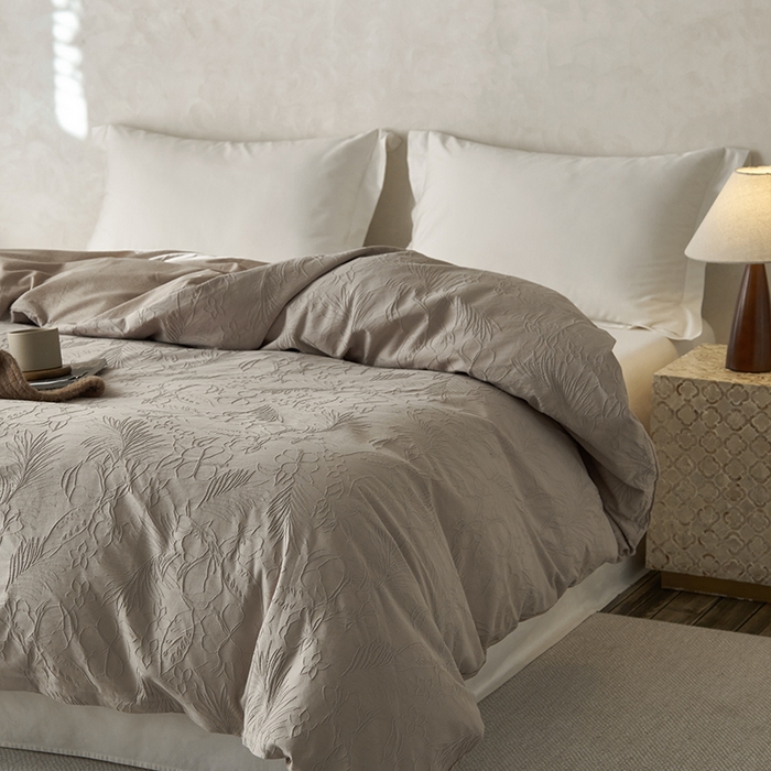 91家纺网 家纺一手货源 找家纺 2025春夏新品染色水洗大提花单品被套 小银勾-卡其