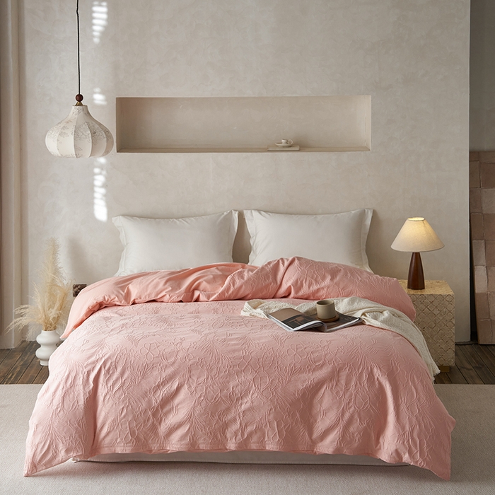 91家纺网 家纺一手货源 找家纺 2025春夏新品染色水洗大提花单品被套 小银勾-嫩粉